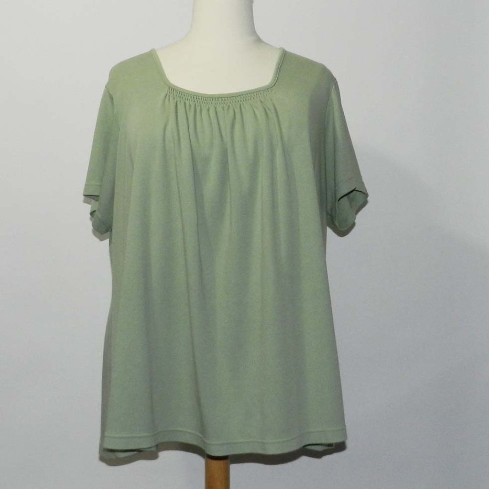 Only Necessities 4X SS Sage Green Trapeze Top